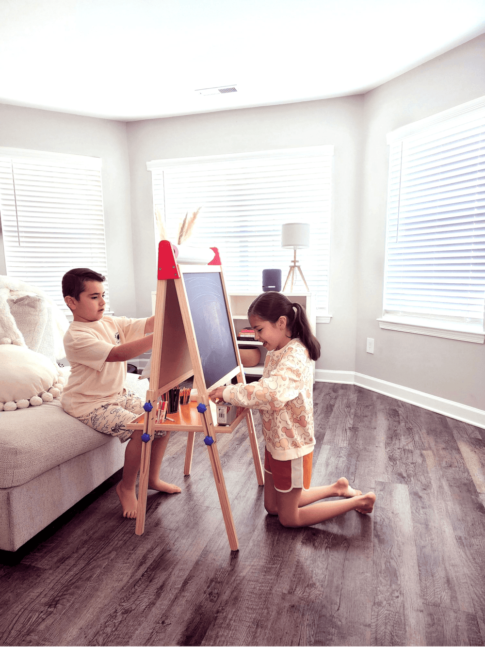 Tiny Land® 3-in-1 Art Easel & Paper Roll Set