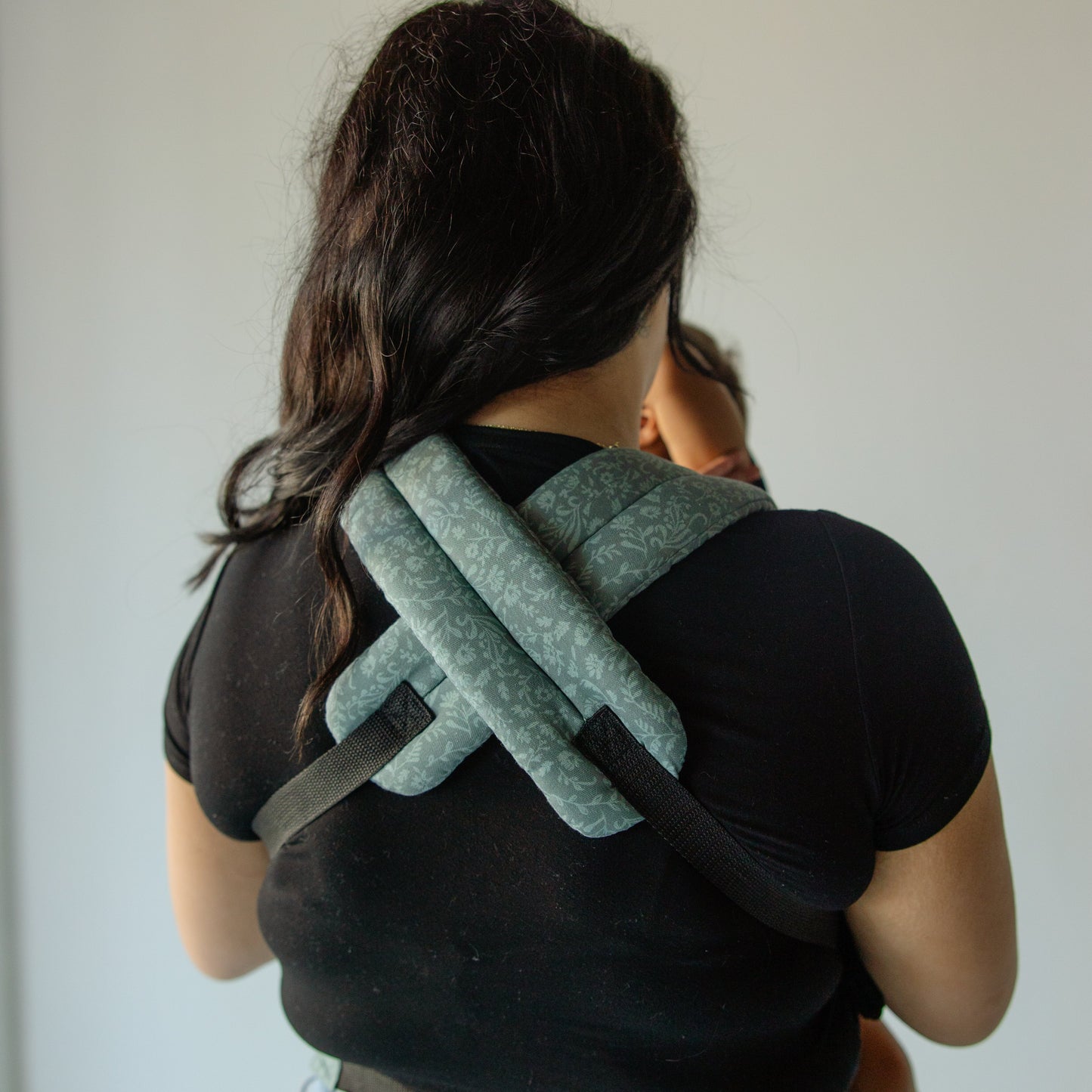 Monroe x Coco Bloom – Neutral Cotton Baby Carrier (7–35 lbs)